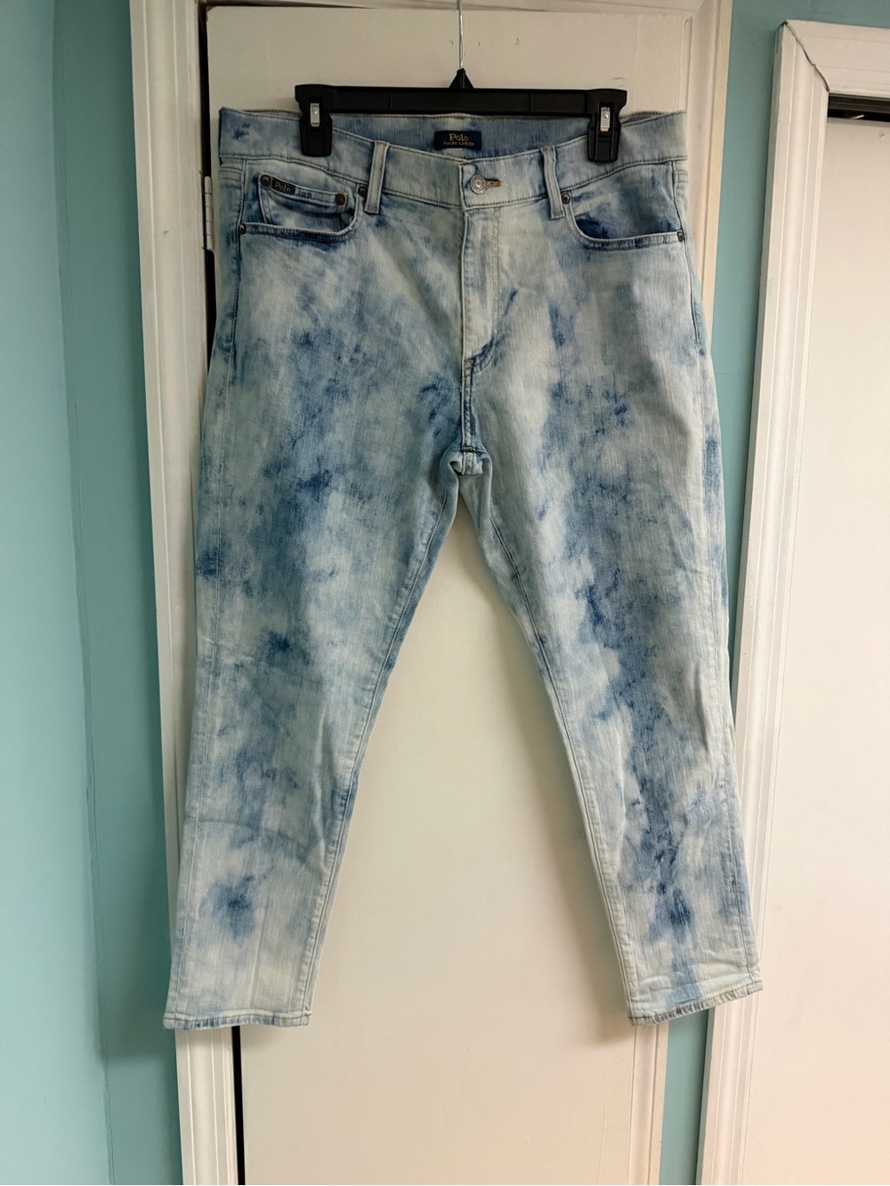 Light Wash Tie-Dye Effect Jeans